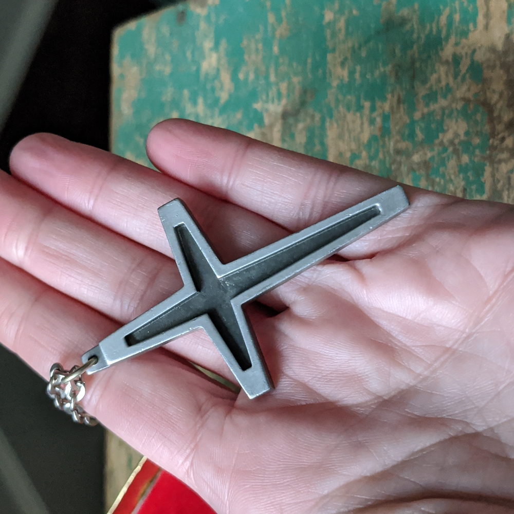 Vintage Pewter Metal Cross Pendant Necklace with Silvertone Link Chain - Picture 6 of 7